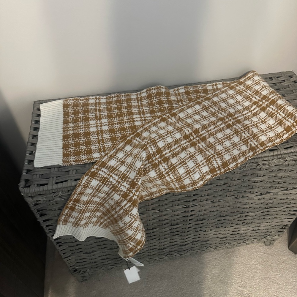 Timberland Cream and Gold Knit Scarf